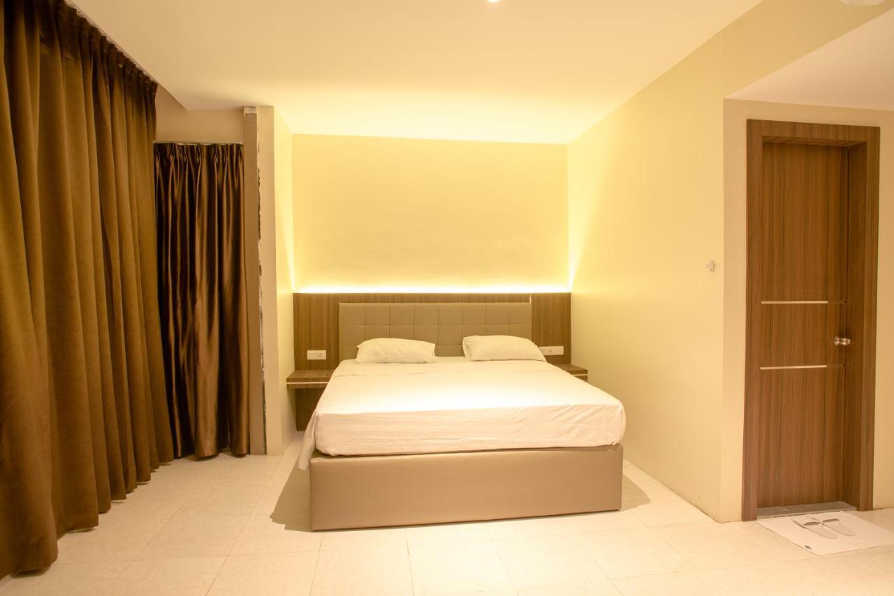Ak Hotel Nagoya Hill Batam Eksteriør billede