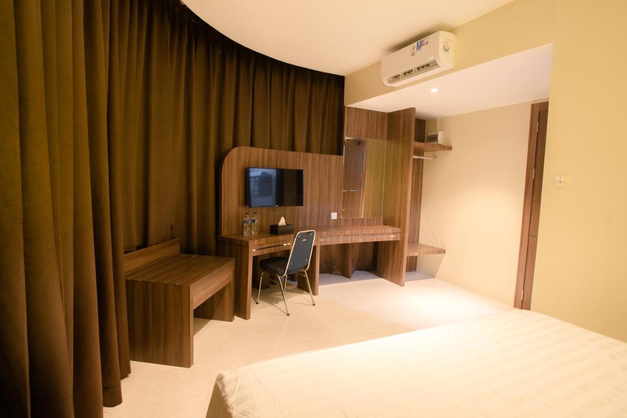 Ak Hotel Nagoya Hill Batam Eksteriør billede